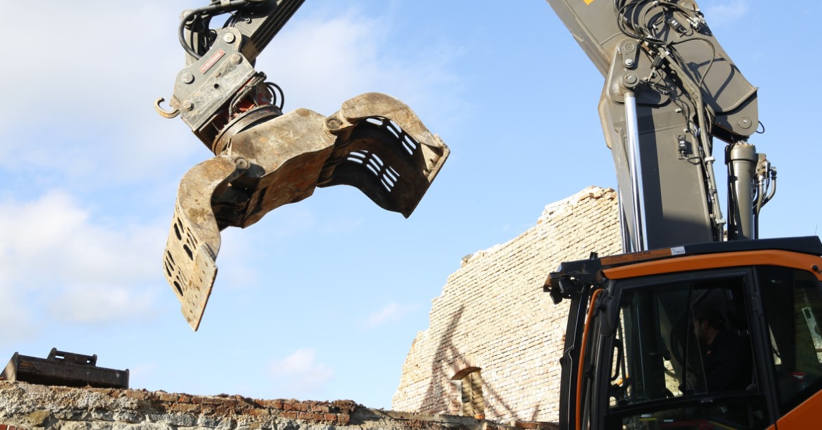 Eminent Domain is on the Rise – 3 Things to Know 2 Construction crane