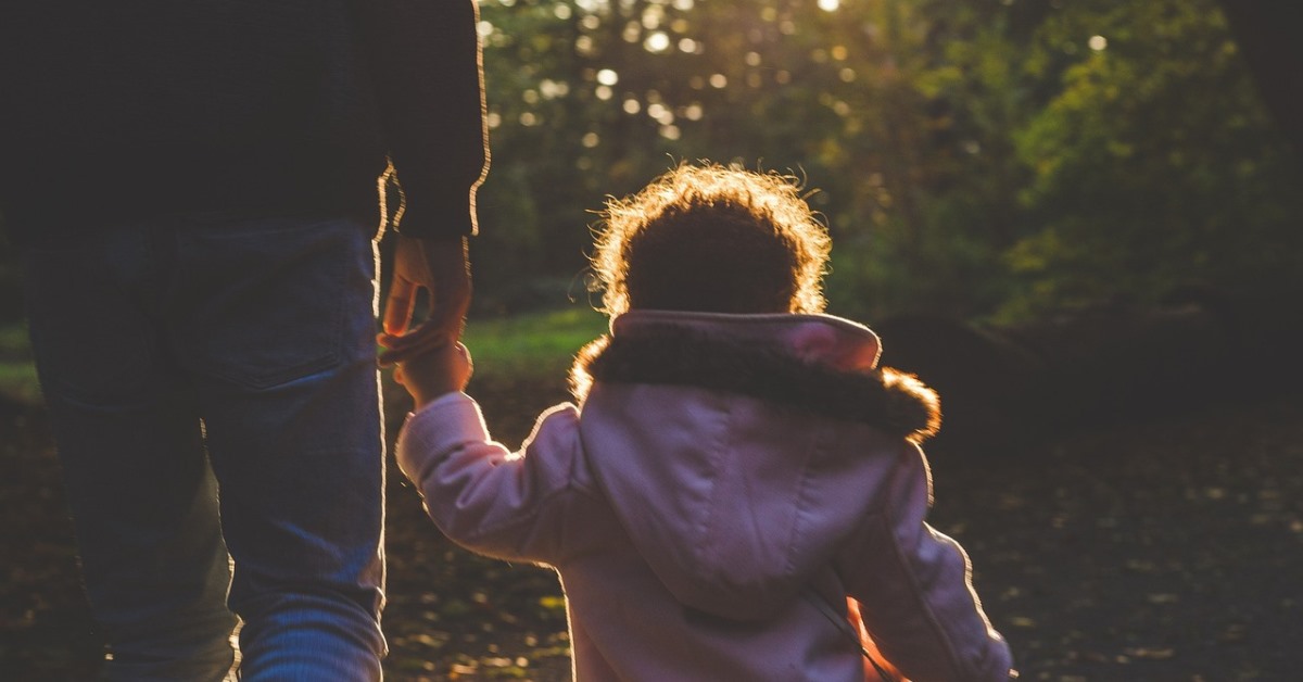 father and child 1200x628 1