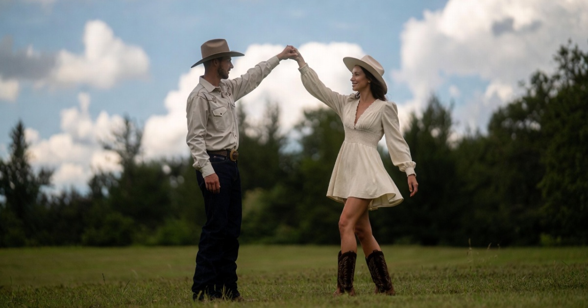 Dancing Couple 1200x628 1